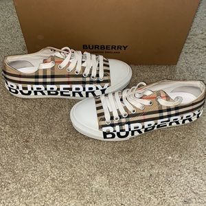 Burberry logo sneakers
